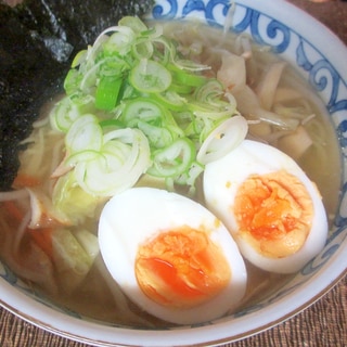 野菜たっぷり塩ラーメン